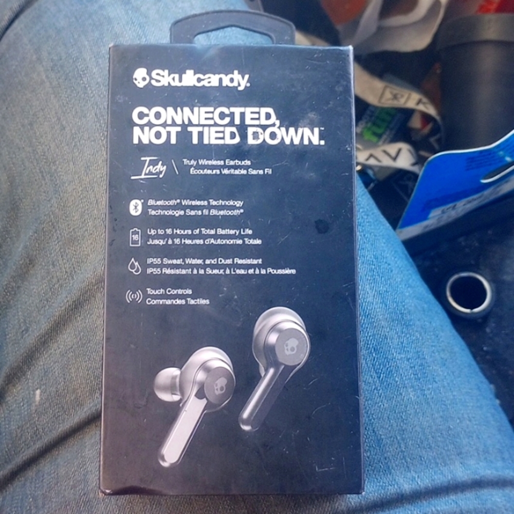 Skullcandy earbuds